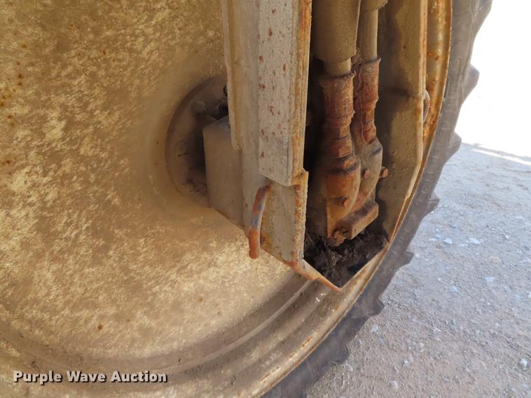 image for item L1486 Willmar 765 sprayer