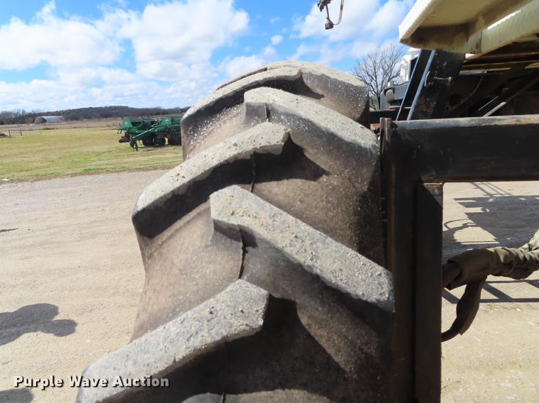 image for item L1486 Willmar 765 sprayer