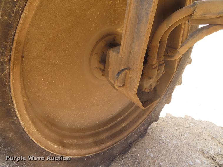 image for item L1486 Willmar 765 sprayer