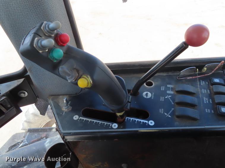 image for item L1486 Willmar 765 sprayer