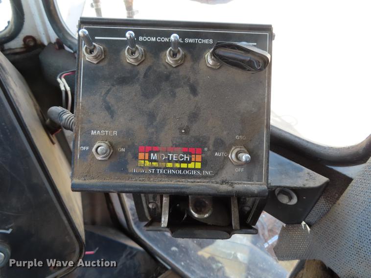 image for item L1486 Willmar 765 sprayer