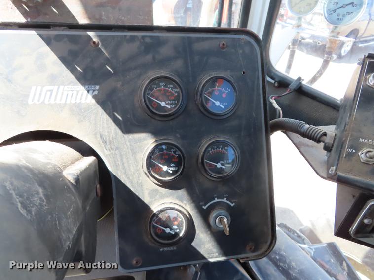 image for item L1486 Willmar 765 sprayer