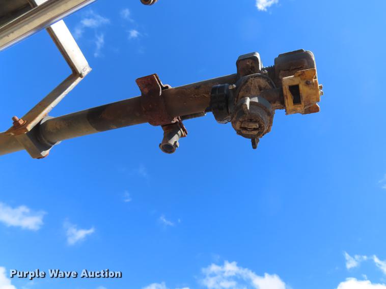 image for item L1486 Willmar 765 sprayer