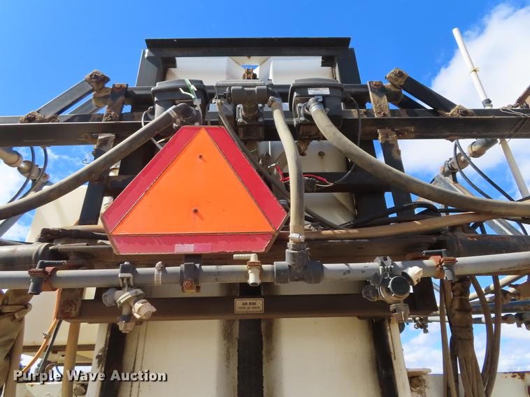 image for item L1486 Willmar 765 sprayer