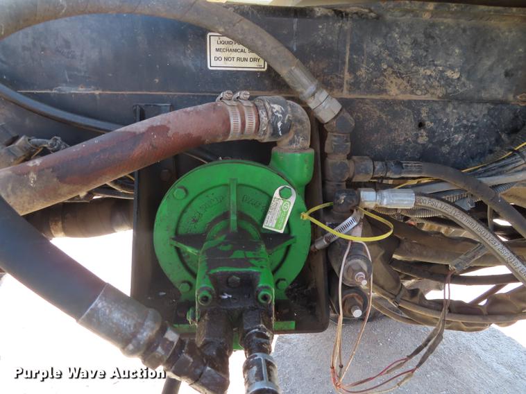 image for item L1486 Willmar 765 sprayer