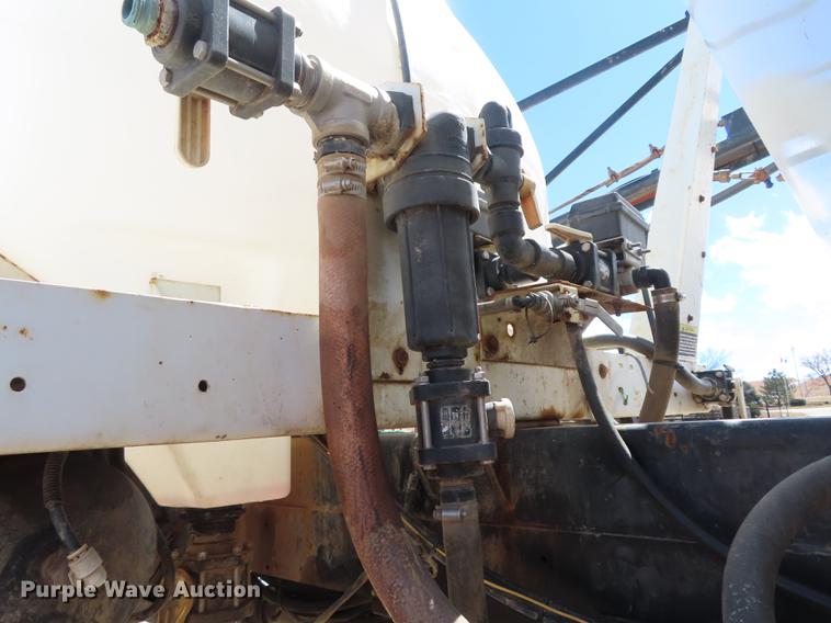 image for item L1486 Willmar 765 sprayer