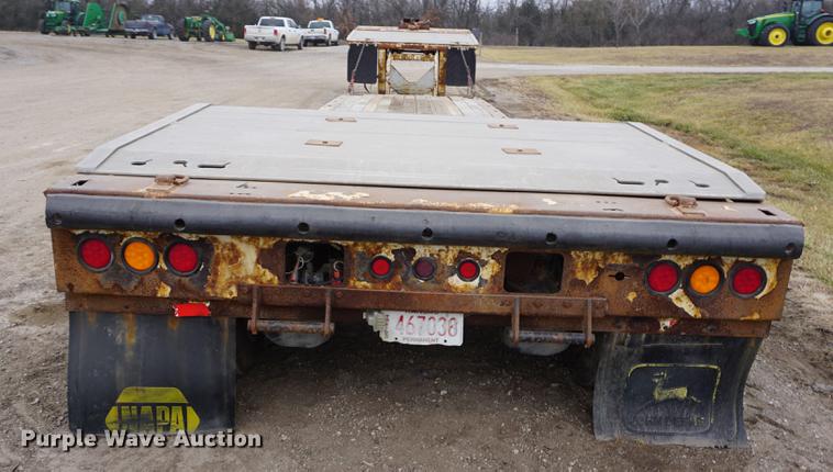 image for item DE3333 2006 Landoll Haul All 825A low boy equipment trailer