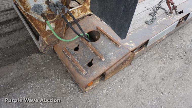 image for item DE3333 2006 Landoll Haul All 825A low boy equipment trailer