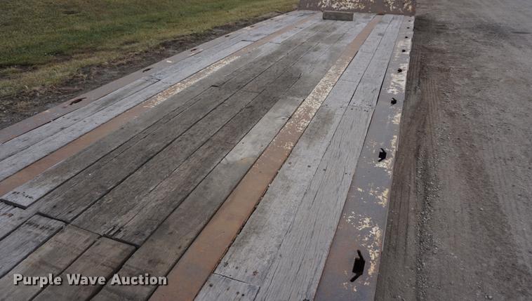 image for item DE3333 2006 Landoll Haul All 825A low boy equipment trailer