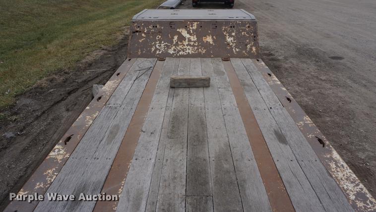 image for item DE3333 2006 Landoll Haul All 825A low boy equipment trailer