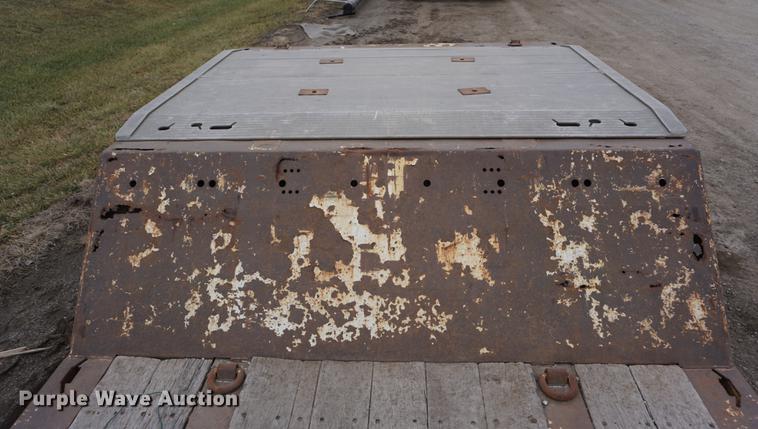 image for item DE3333 2006 Landoll Haul All 825A low boy equipment trailer
