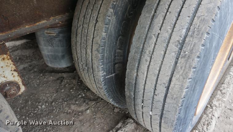 image for item DE3333 2006 Landoll Haul All 825A low boy equipment trailer