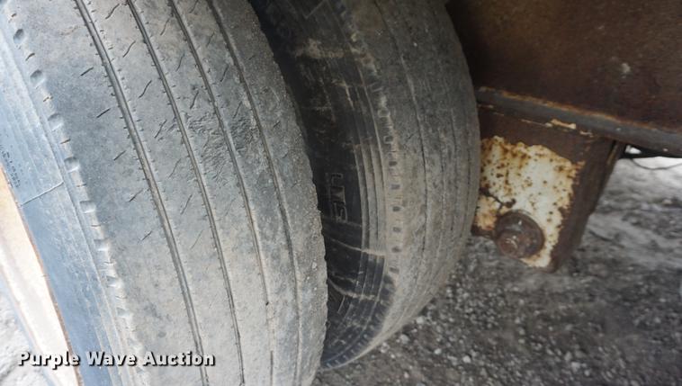 image for item DE3333 2006 Landoll Haul All 825A low boy equipment trailer