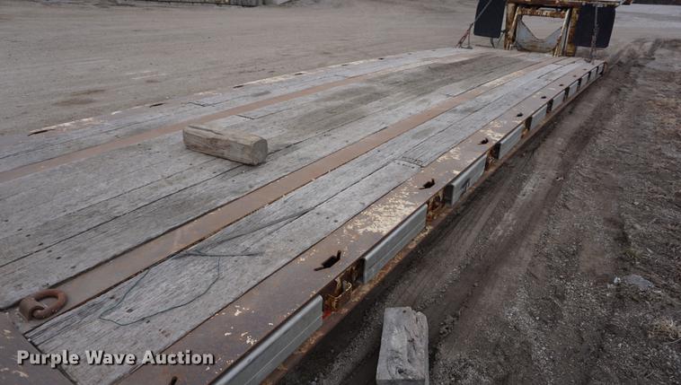 image for item DE3333 2006 Landoll Haul All 825A low boy equipment trailer