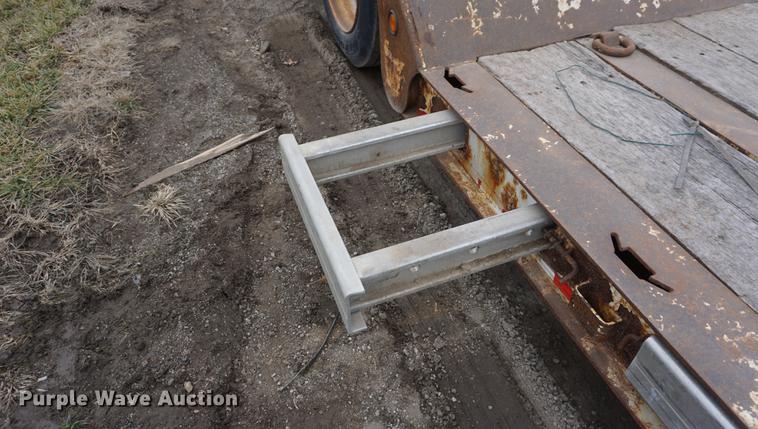 image for item DE3333 2006 Landoll Haul All 825A low boy equipment trailer