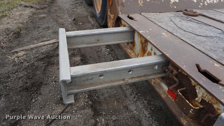 image for item DE3333 2006 Landoll Haul All 825A low boy equipment trailer