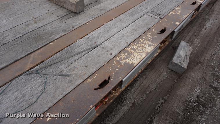 image for item DE3333 2006 Landoll Haul All 825A low boy equipment trailer