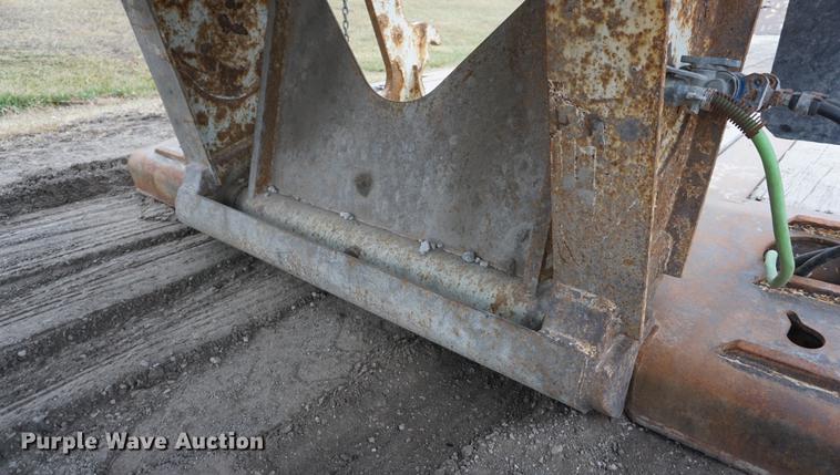 image for item DE3333 2006 Landoll Haul All 825A low boy equipment trailer