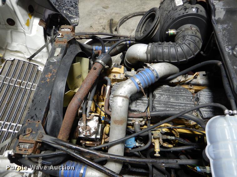 image for item DE6051 2003 Freightliner Columbia semi truck