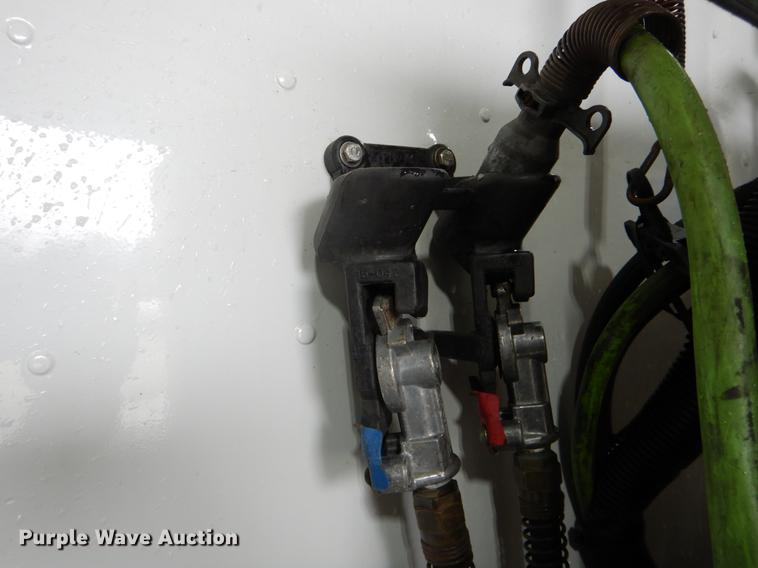 image for item DE6051 2003 Freightliner Columbia semi truck