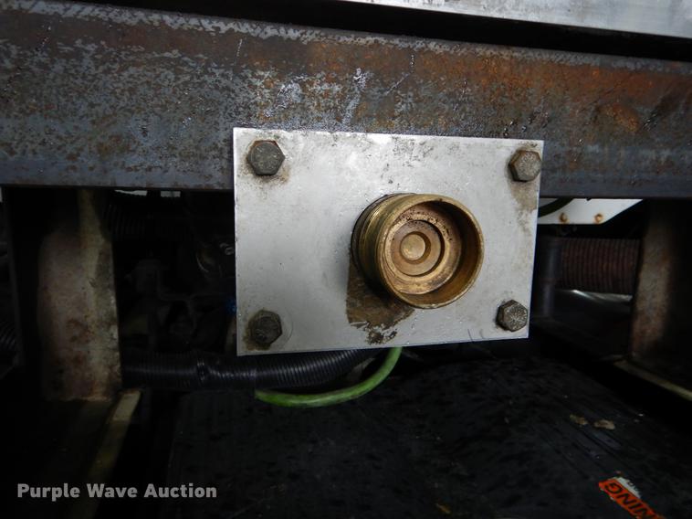 image for item DE6051 2003 Freightliner Columbia semi truck