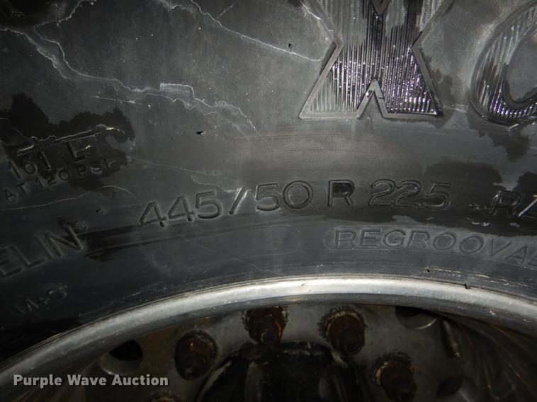 image for item DE6051 2003 Freightliner Columbia semi truck