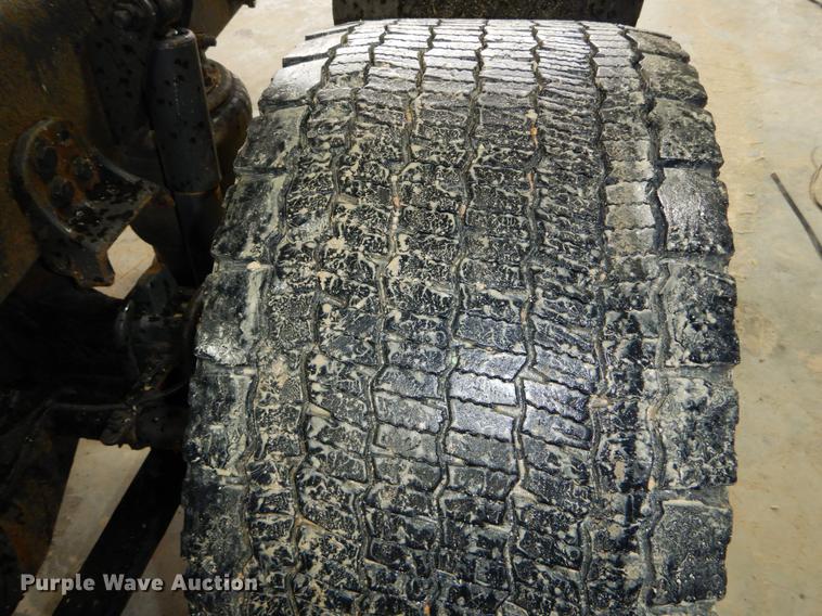 image for item DE6051 2003 Freightliner Columbia semi truck