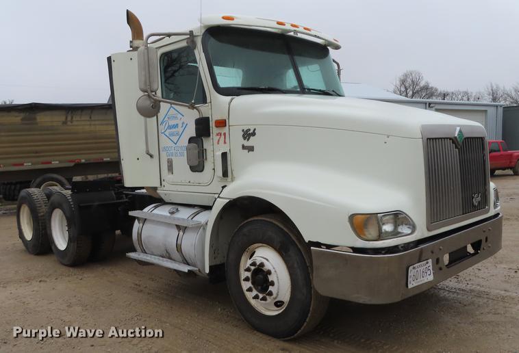 image for item DN9073 2000 International 9400i semi truck