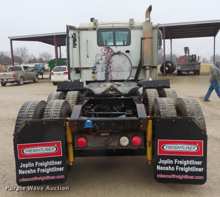 image for item DN9073 2000 International 9400i semi truck