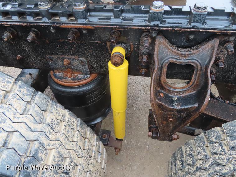 image for item DN9073 2000 International 9400i semi truck