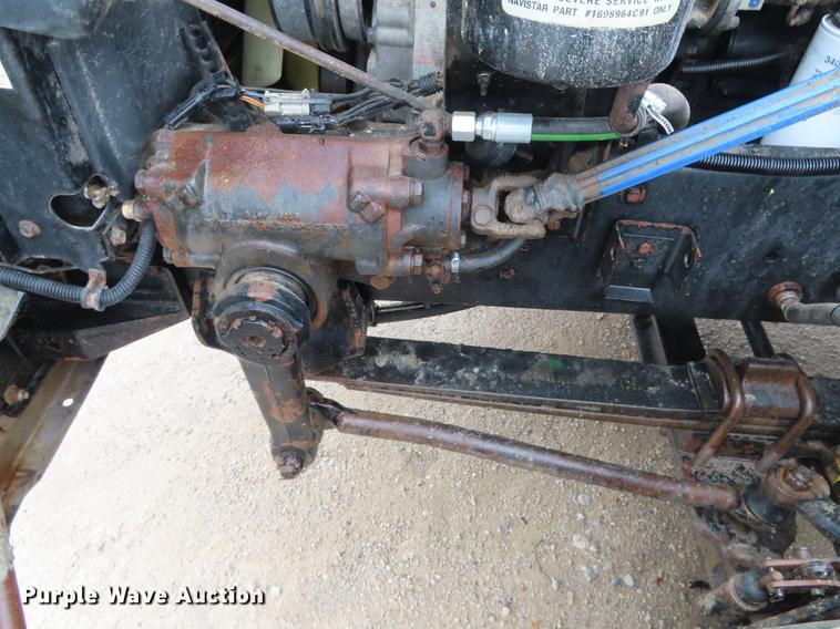 image for item DN9073 2000 International 9400i semi truck