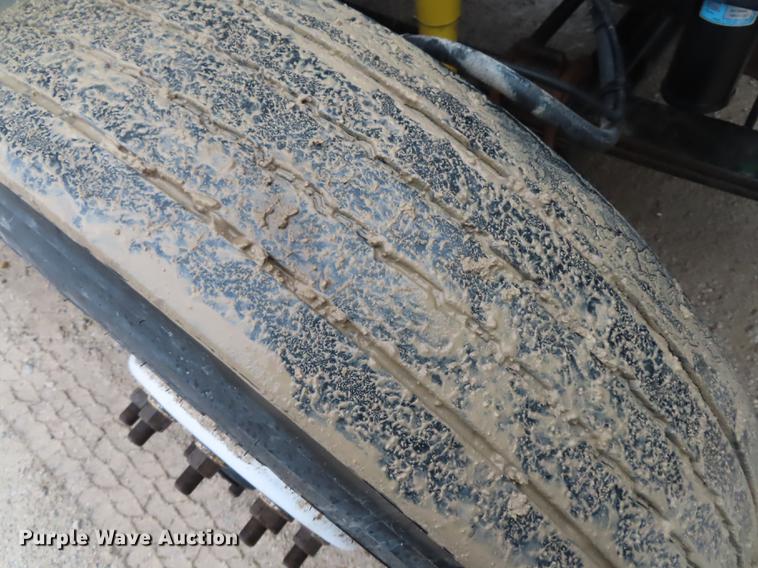 image for item DN9073 2000 International 9400i semi truck