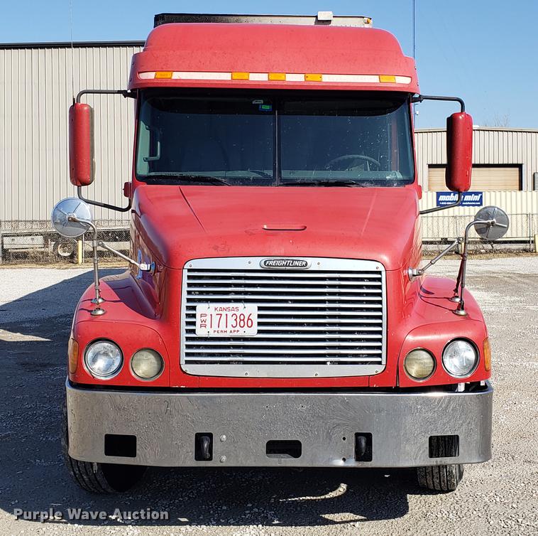 image for item EN9786 2003 Freightliner Century Class semi truck