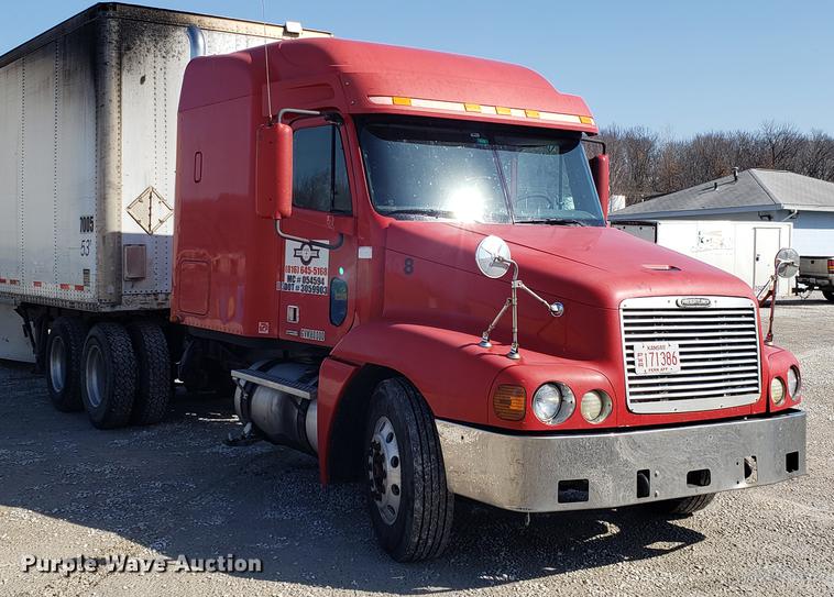 image for item EN9786 2003 Freightliner Century Class semi truck