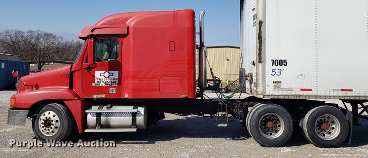 image for item EN9786 2003 Freightliner Century Class semi truck