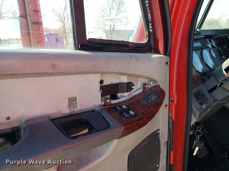 image for item EN9786 2003 Freightliner Century Class semi truck