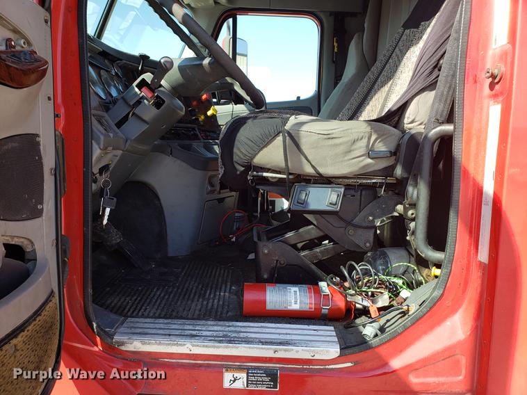 image for item EN9786 2003 Freightliner Century Class semi truck