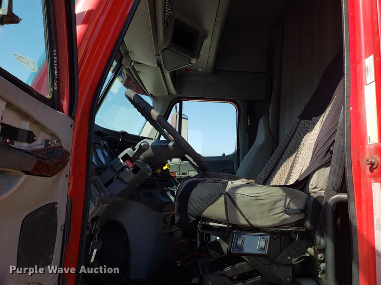 image for item EN9786 2003 Freightliner Century Class semi truck