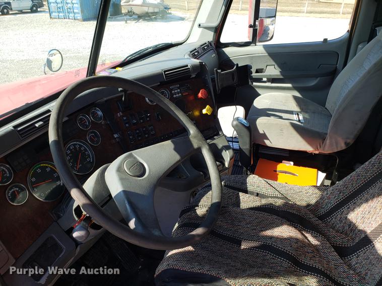 image for item EN9786 2003 Freightliner Century Class semi truck