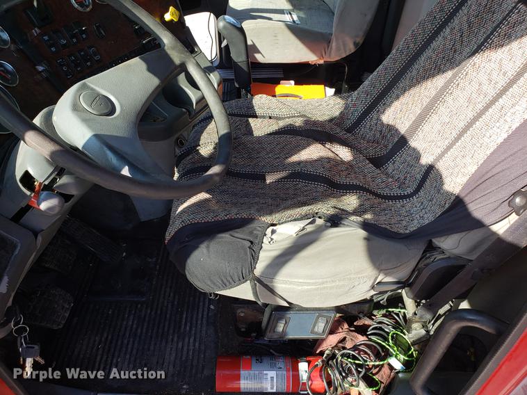 image for item EN9786 2003 Freightliner Century Class semi truck