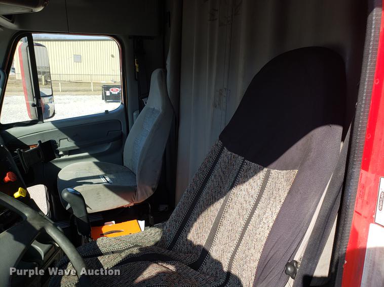 image for item EN9786 2003 Freightliner Century Class semi truck