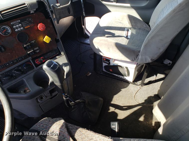 image for item EN9786 2003 Freightliner Century Class semi truck