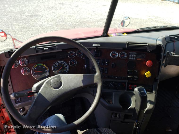 image for item EN9786 2003 Freightliner Century Class semi truck