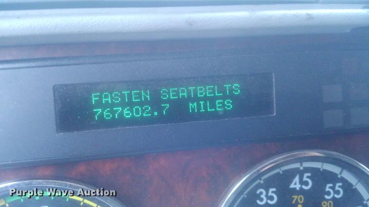 image for item EN9786 2003 Freightliner Century Class semi truck