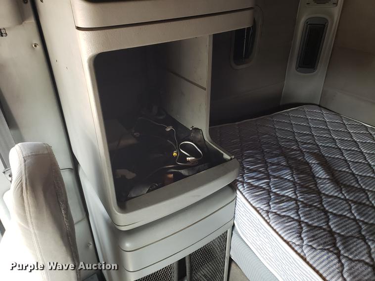 image for item EN9786 2003 Freightliner Century Class semi truck