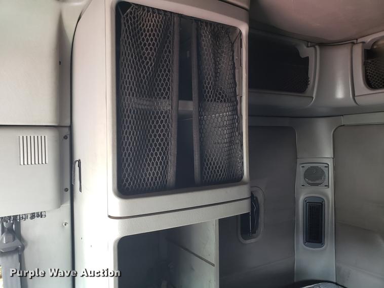 image for item EN9786 2003 Freightliner Century Class semi truck