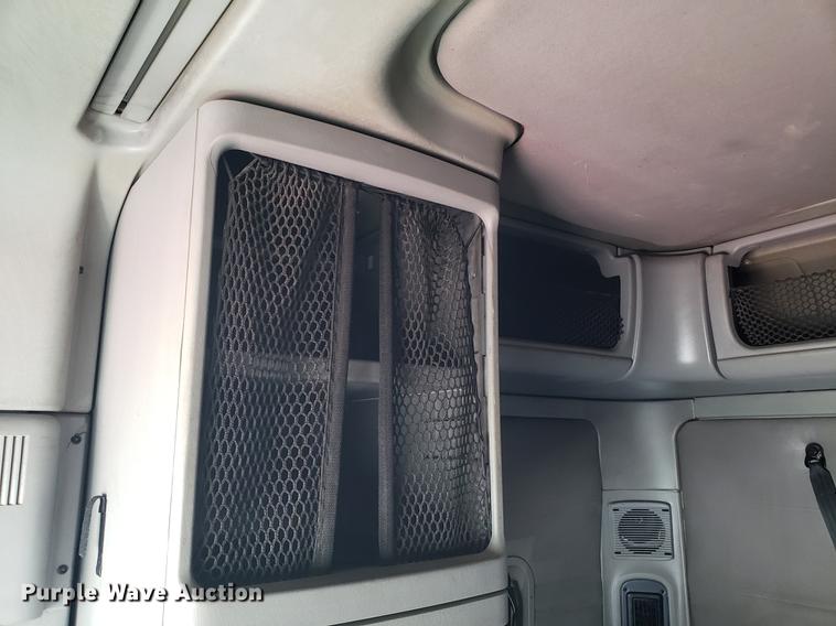 image for item EN9786 2003 Freightliner Century Class semi truck