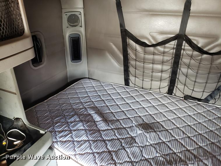 image for item EN9786 2003 Freightliner Century Class semi truck