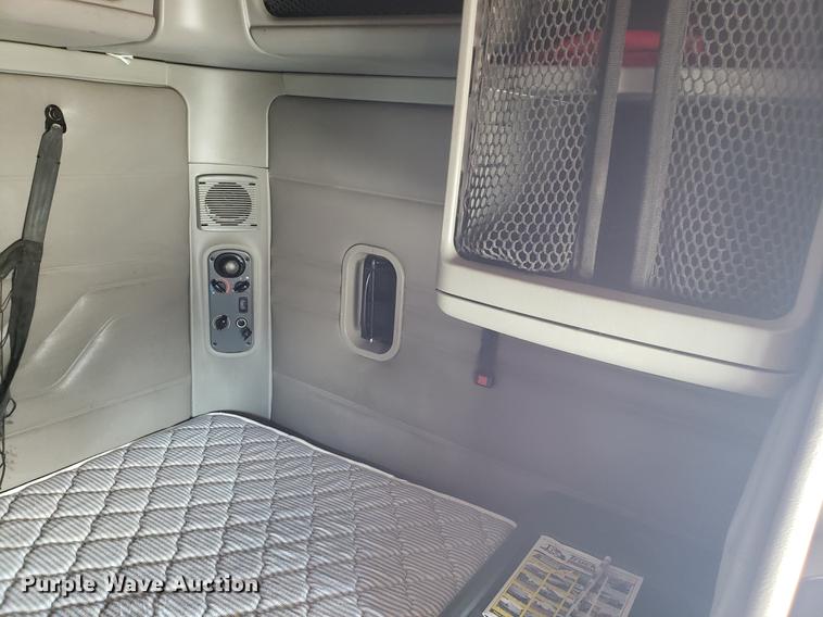 image for item EN9786 2003 Freightliner Century Class semi truck