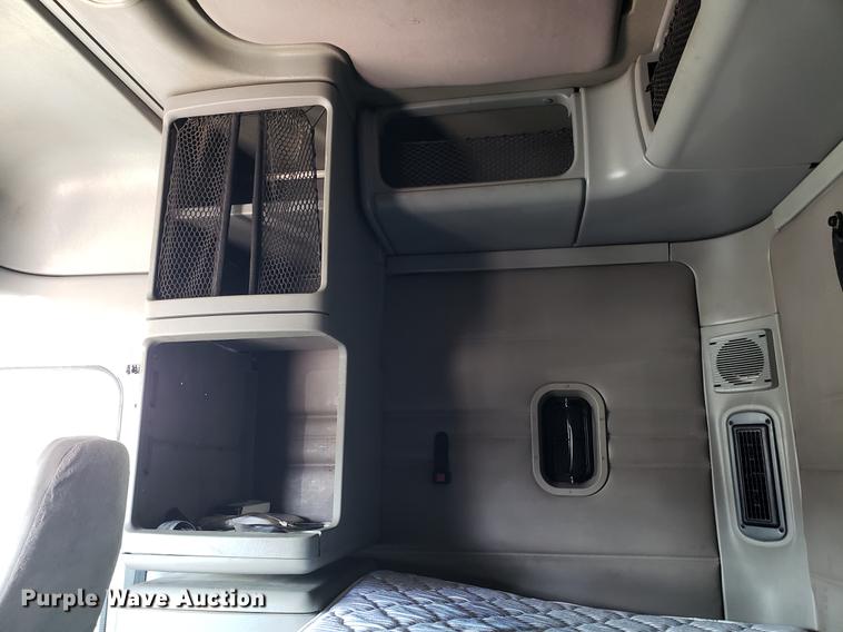 image for item EN9786 2003 Freightliner Century Class semi truck